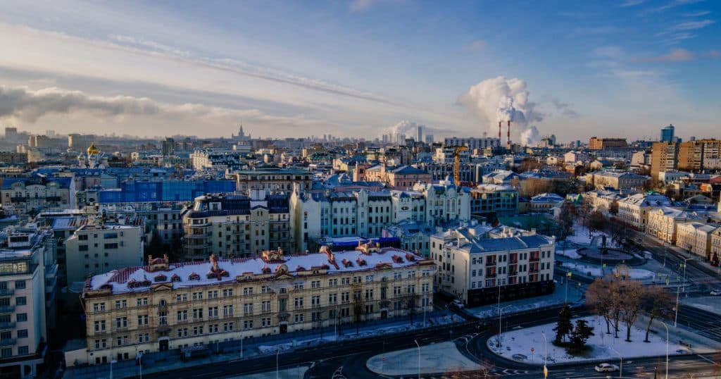 „Noroiul este prezent peste tot”. Moscova se confruntă cu temperaturi record istorice. Climatologii trag un semnal de alarmă.