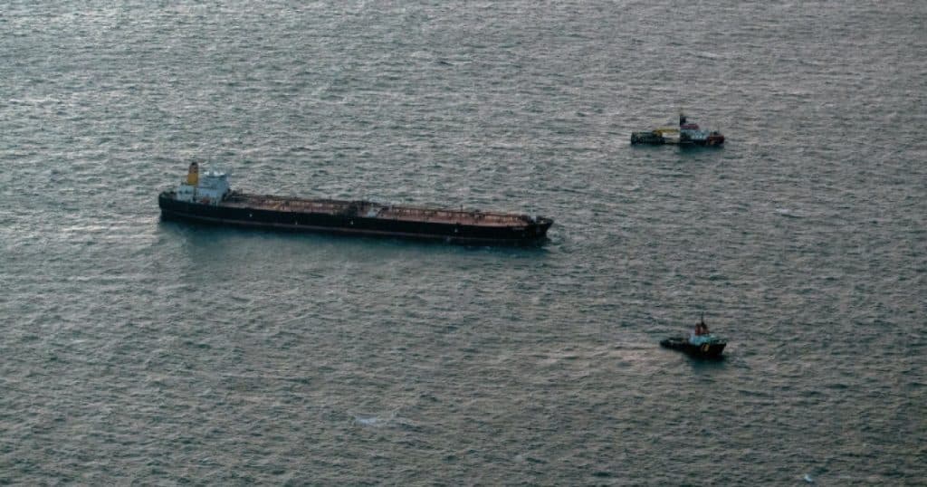 Marea Britanie pregătește confiscarea tancurilor petroliere din „flota întunecată” rusă