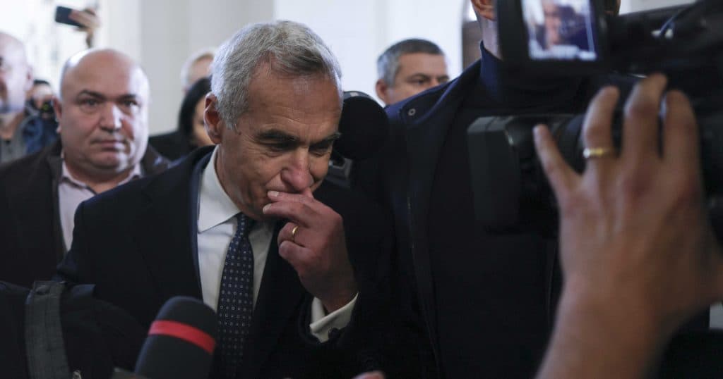 Politico: Călin Georgescu, un adversar dificil la alegerile prezidențiale. „Promisiunile sale pentru viitor sunt greu de egalat”