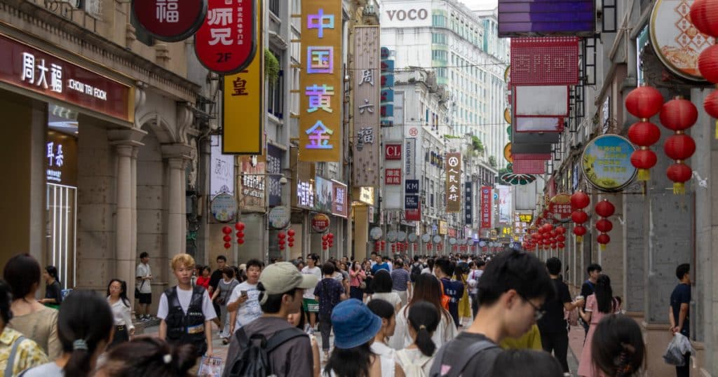 Populația Chinei a înregistrat o scădere în 2024 pentru a treia oară consecutiv, iar experții atrag atenția că acest trend se va intensifica în anii următori.