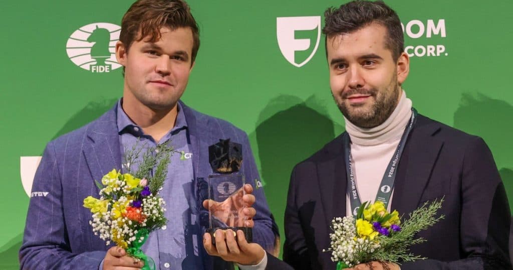 Scandal major după ce Magnus Carlsen și Ian Nepomniachtchi au convenit să împartă titlul mondial la șah blitz.