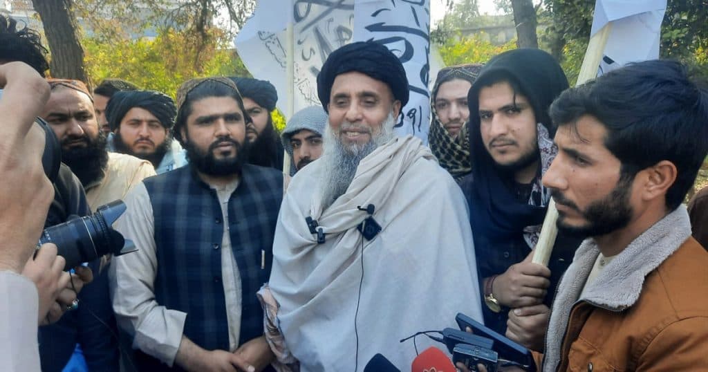 Schimb de prizonieri între SUA și Afganistan. Doi americani au fost eliberați în schimbul unui taliban condamnat pentru trafic de droguri.