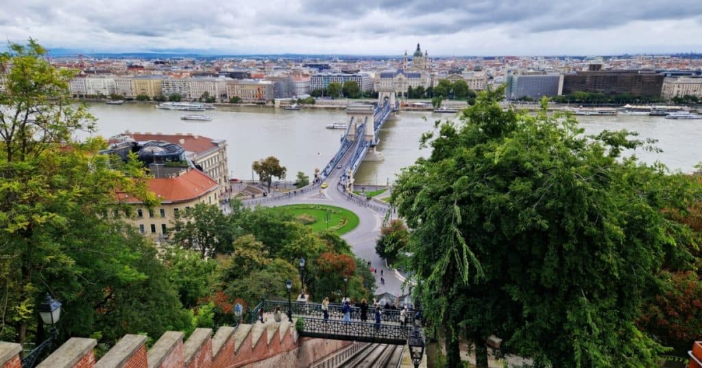 Speculații despre posibila întâlnire dintre Putin și Trump, care ar putea avea loc chiar la Budapesta, conform presei din Ungaria.