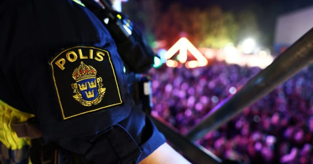 Suedia modifică rapid legislația pentru a controla bandele de adolescenți. 30 de atacuri cu bombă de la începutul anului.