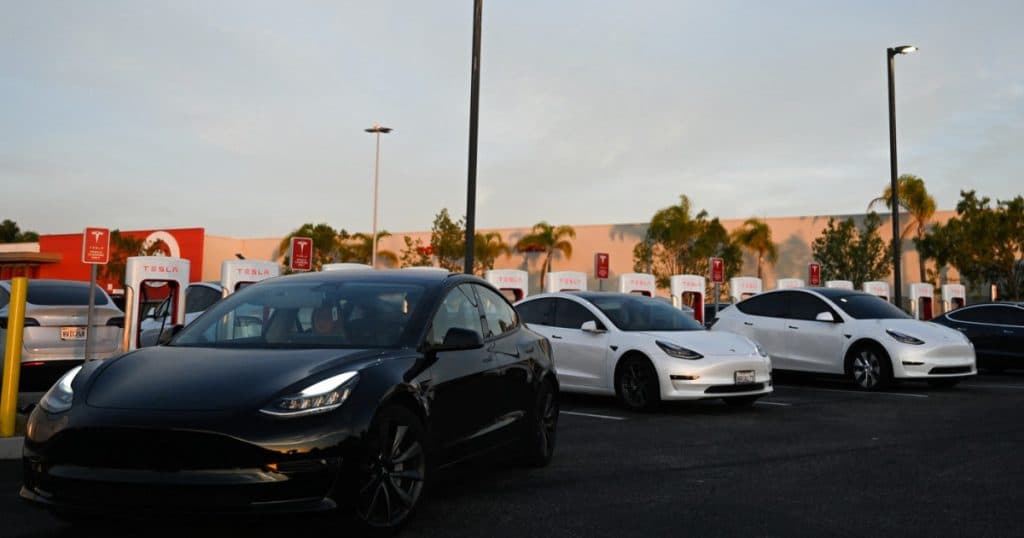 Tesla a anunțat rezultate financiare pentru trimestrul recent, care au fost sub estimările analiștilor. Ce venituri a realizat compania lui Elon Musk?