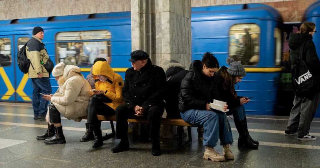 Ucrainenii devin tot mai sceptici în privința unei victorii complete în conflictul cu Rusia. Opiniile lor despre noua administrație Trump (sondaj)