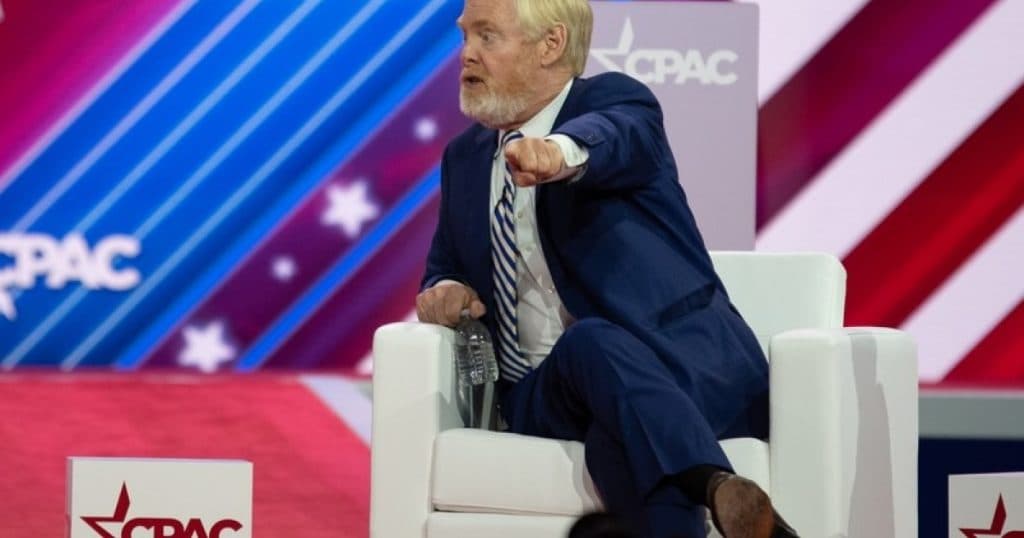 Un activist conservator, desemnat de Trump la conducerea instituției care monitorizează Vocea Americii și Radio Europa Liberă.