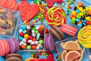 Un colorant alimentar utilizat în România, interzis în Statele Unite. Se află pe lista substanțelor chimice care contaminează alimentele.
