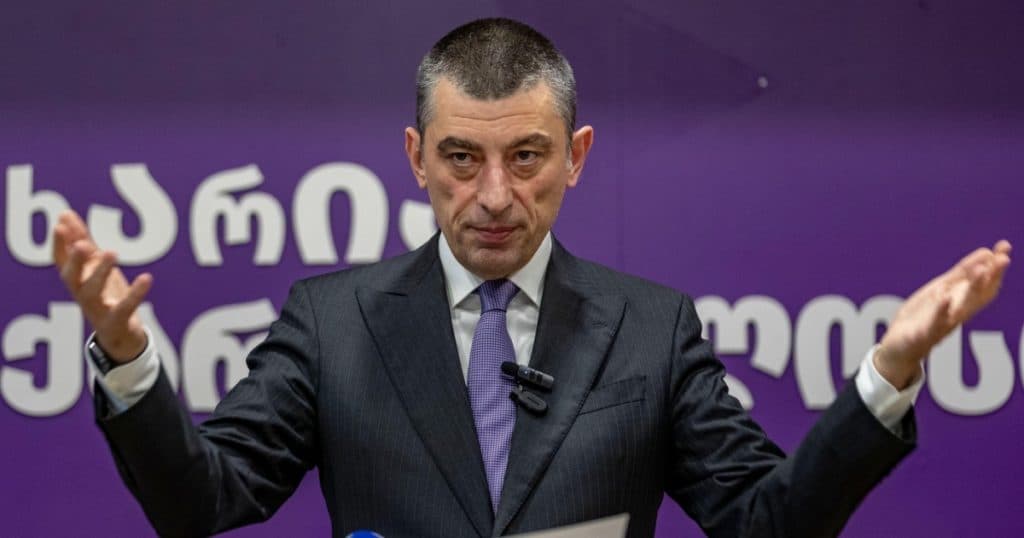 Un fost prim-ministru al Georgiei a fost agresat „cu brutalitate” în holul unui hotel. Opoziția condamnă un „atac motivat politic”