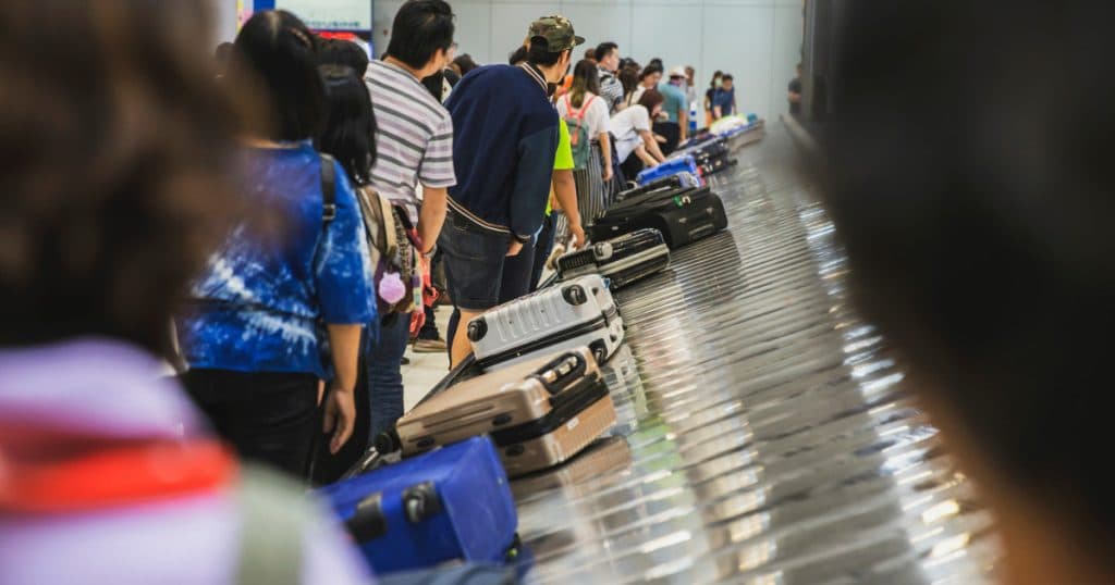Un politician portughez este acuzat de furtul de valize în diverse aeroporturi și de vânzarea online a bunurilor. Care este apărarea deputatului?