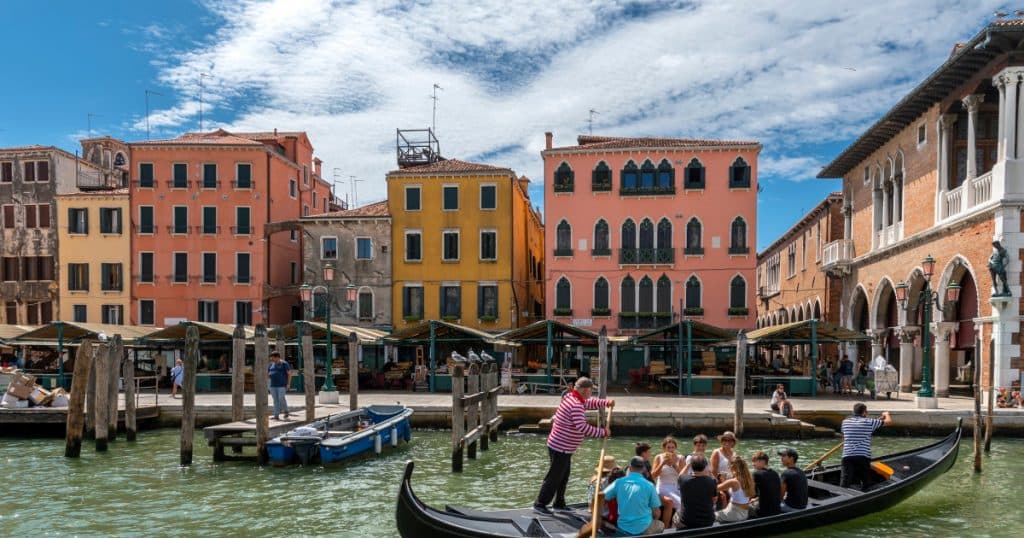 Veneția va extinde impozitarea turiștilor și în 2025. Ce își propune primarul să realizeze.