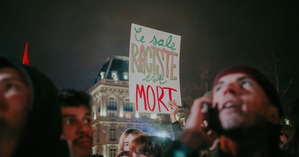 Arestări la Lyon, după o manifestație antifascistă de celebrare a morții lui Jean-Marie Le Pen, desfășurată în orașe din Franța.