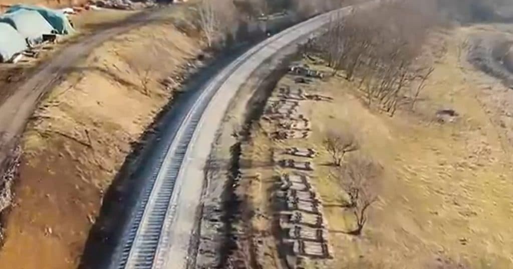 Situație absurdă la Ocna Sibiului: șinele de tren au rămas neschimbate după luni de reparații. Cum justifică constructorii