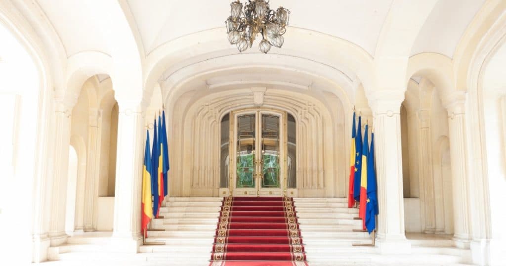Surprizele din cursa pentru Cotroceni: Politicienii care ar putea candida, dar momentan se pregătesc de pe margine.