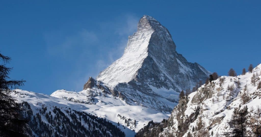 Vânătoare de cristale în Munții Alpi. Căutătorii descoperă anual cristale valoroase de mii de euro.