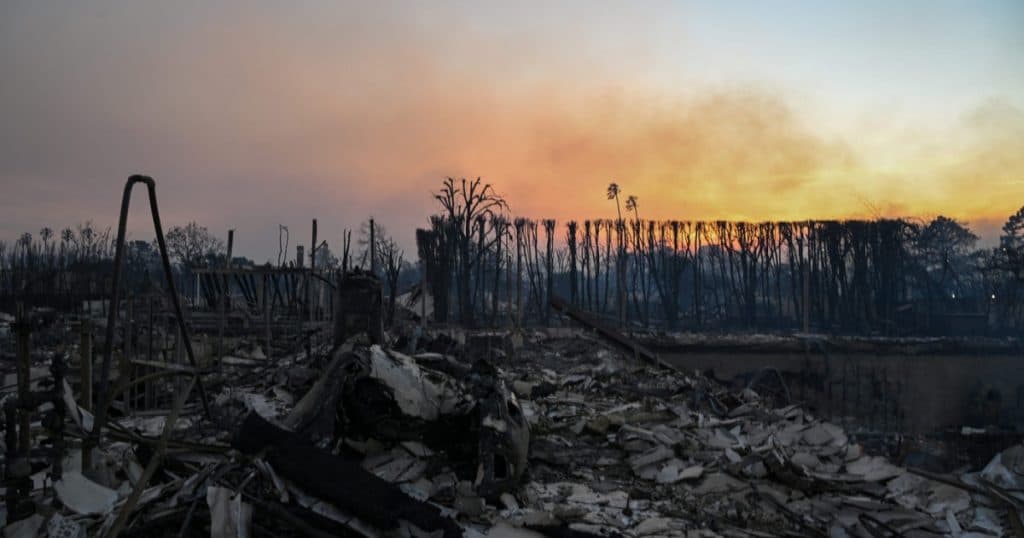 Incendiile din Los Angeles: cinci persoane au decedat. Centrul Hollywood-ului a fost evacuat. Joe Biden și-a anulat călătoria în Italia.