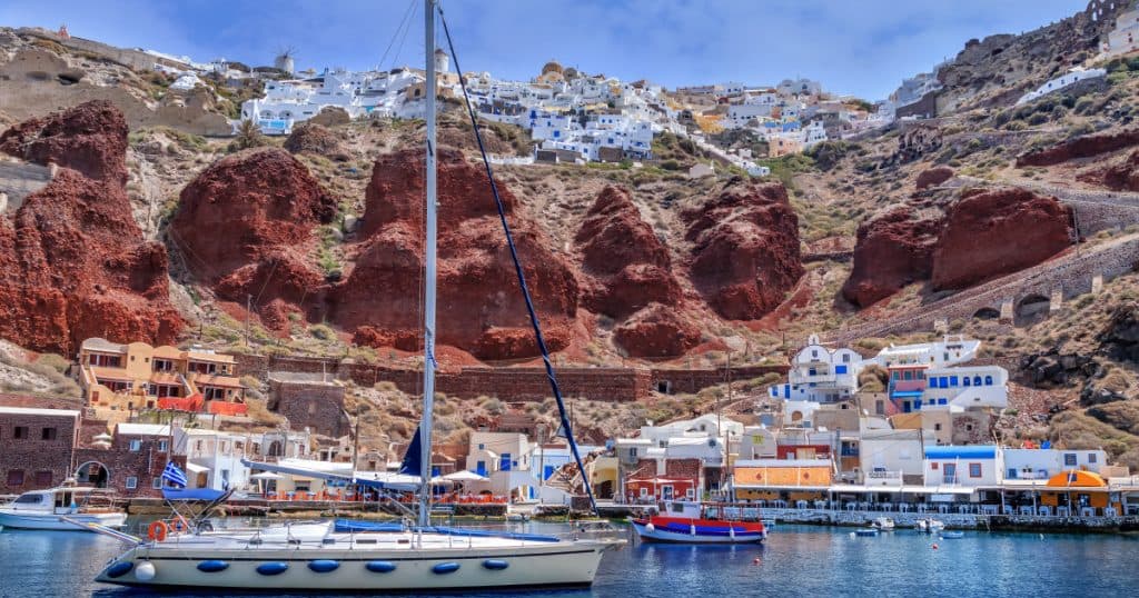 Vulcanul de pe insula grecească Santorini arată semne de activitate. Ce afirmă experții cu privire la riscuri