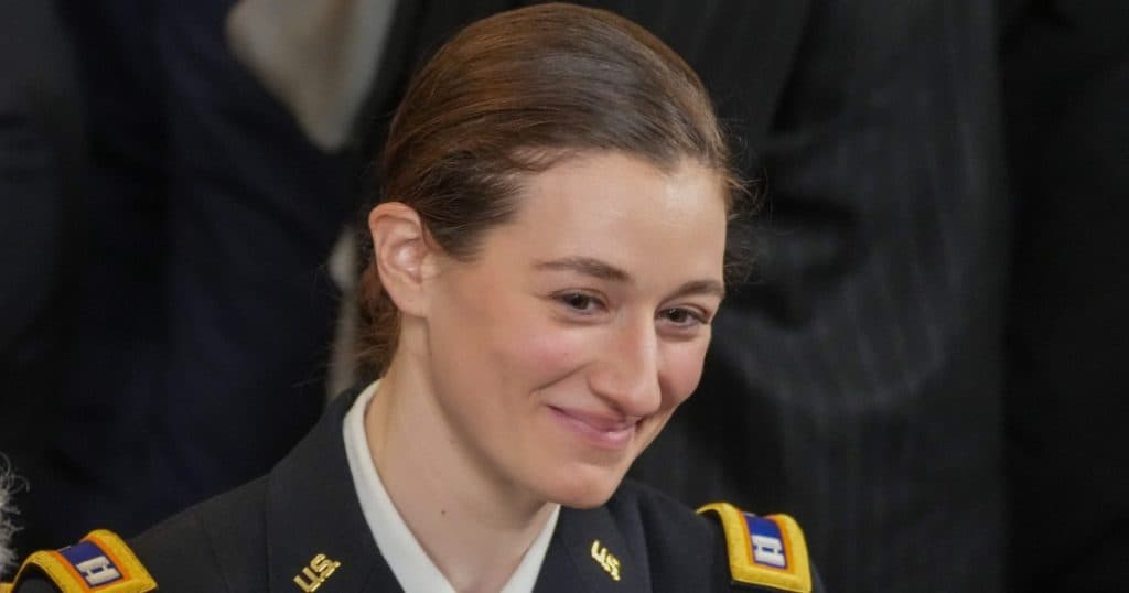 Accidentul aviatic de la Washington: Armata SUA a făcut publică identitatea pilotului misterios de la bordul elicopterului Black Hawk