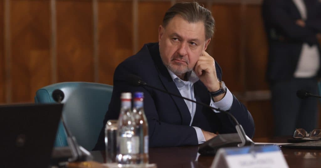 Alexandru Rafila apreciază fondurile destinate Sănătății în 2025. Deputat USR: „Domnul Rafila vorbește mult, prost și minte îngrozitor”
