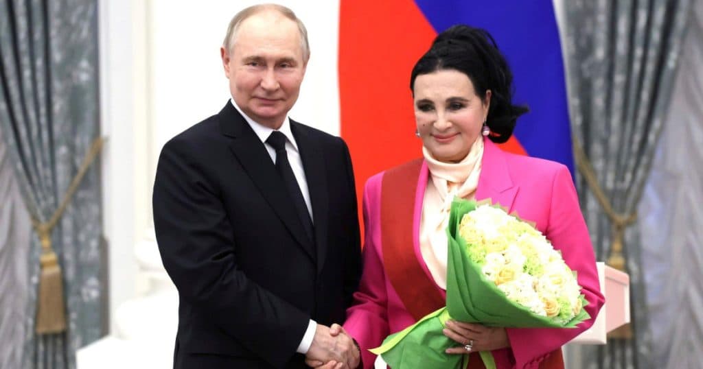 Antrenoarea echipei de gimnastică ritmică a Rusiei a demisionat din cauza unui conflict cu Alina Kabaieva, presupusa parteneră a lui Putin.