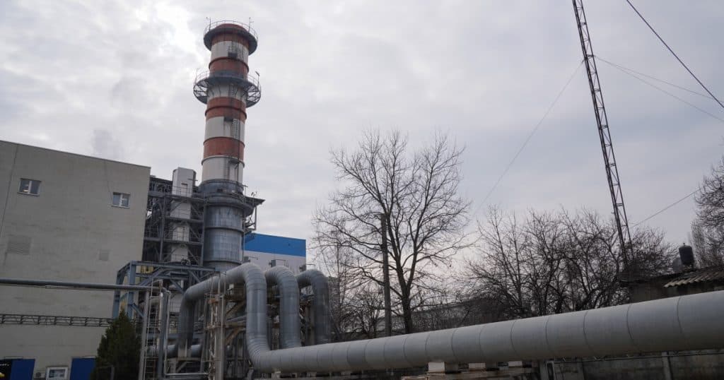 Avaria de la CET București Vest a fost rezolvată, informează ELCEN. Termoenergetica indică faptul că mai mult de 1.300 de blocuri rămân afectate.