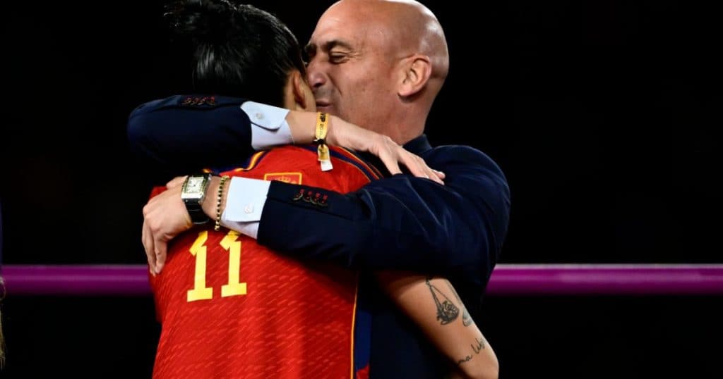 Costul pentru Luis Rubiales al sărutului forțat oferit sportivei Jenni Hermoso. Procesul pentru agresiune sexuală s-a încheiat.
