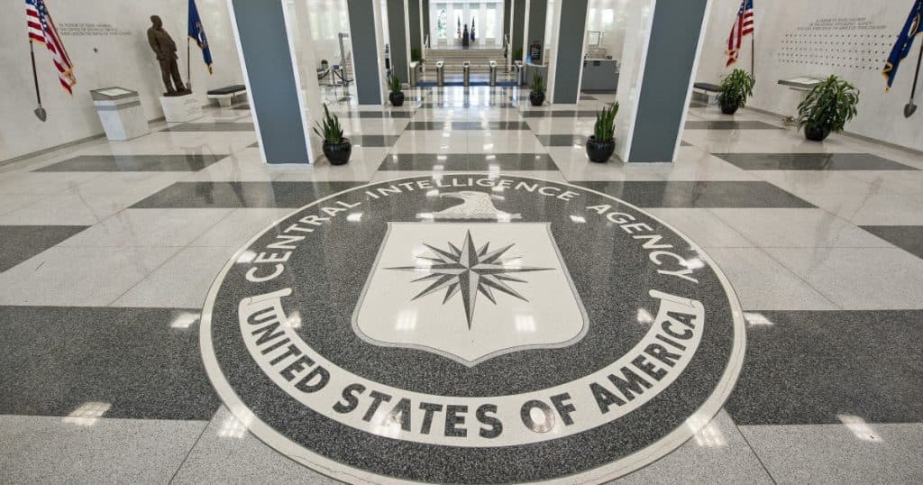 CIA implementează strategia lui Trump: permite angajaților să plece voluntar, oferind salarii compensatorii (media)