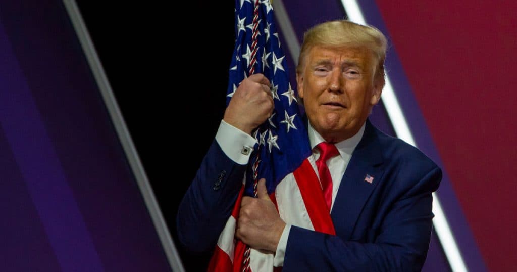 Cultul personalității: O membră republicană a Congresului SUA sugerează declararea zilei de naștere a lui Trump ca zi de sărbătoare națională.