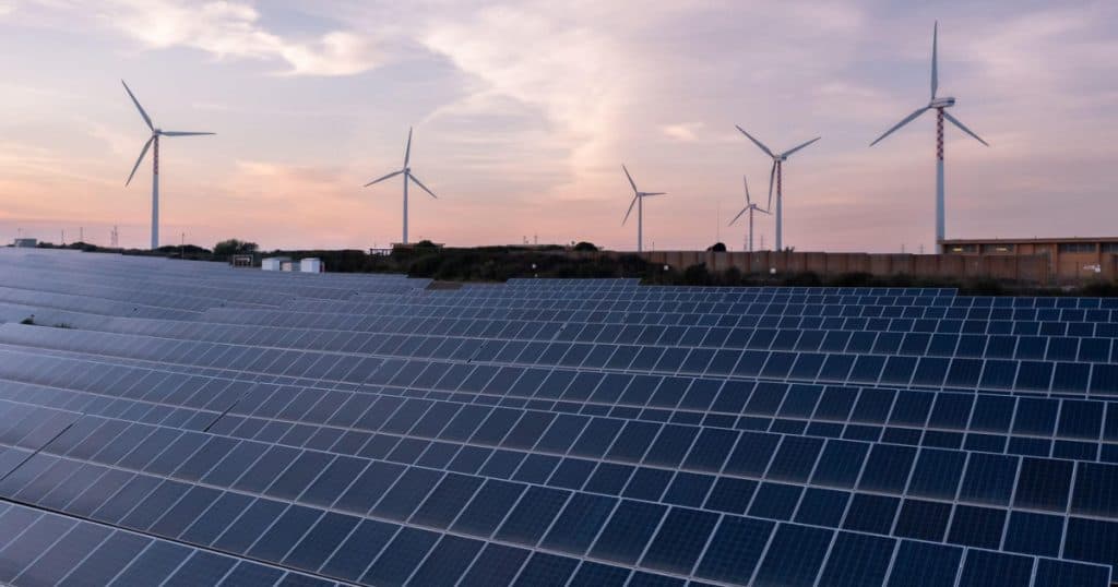 Cum utilizează UE energia verde ineficient și care este impactul asupra prețurilor. Marea problemă: stocarea.