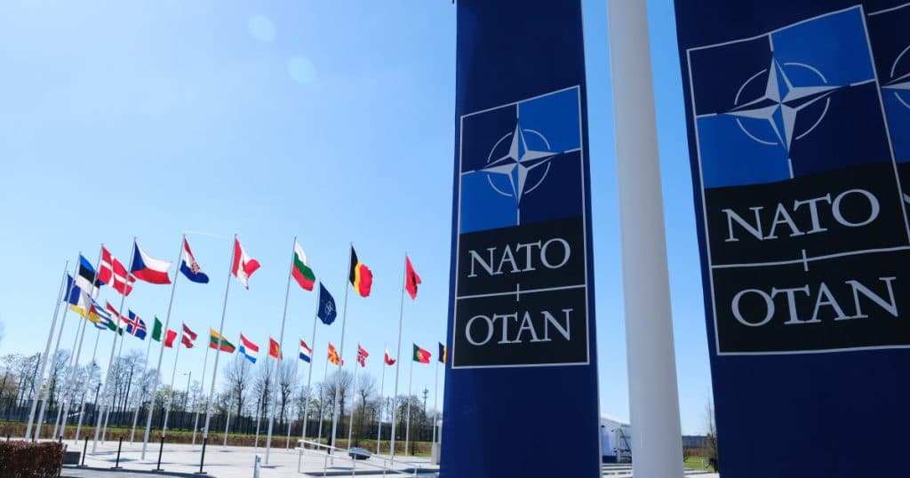 Reacția țărilor NATO la solicitarea lui Trump de creștere a bugetului de apărare: riscuri, provocări și beneficii