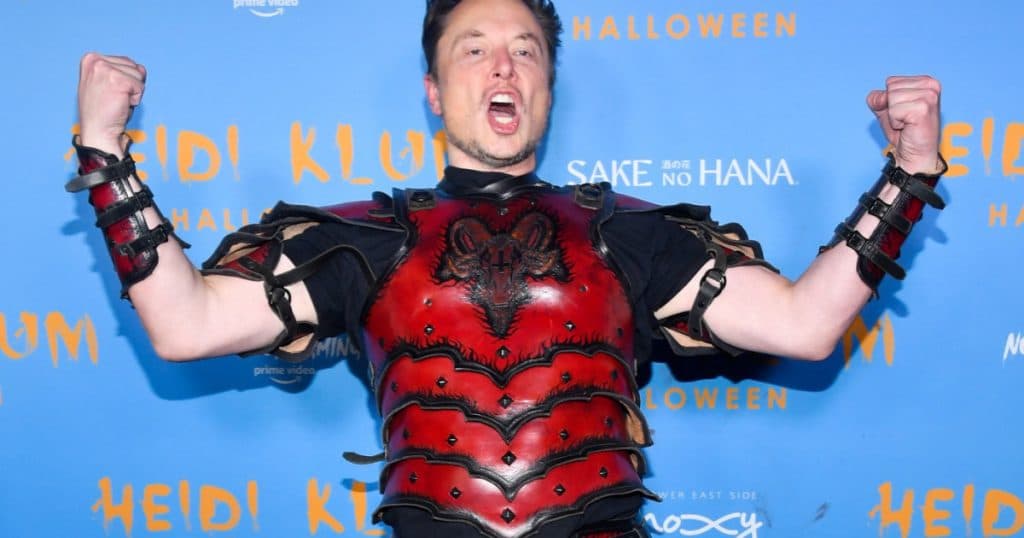 Dacă Elon Musk ar avea cu adevărat curaj, ar urmări diminuarea semnificativului buget al cheltuielilor militare ale SUA.