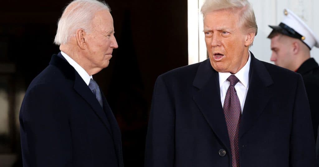 Donald Trump a declarat că îl va lăsa pe Joe Biden fără permisiuni de securitate: „Joe, ești concediat”