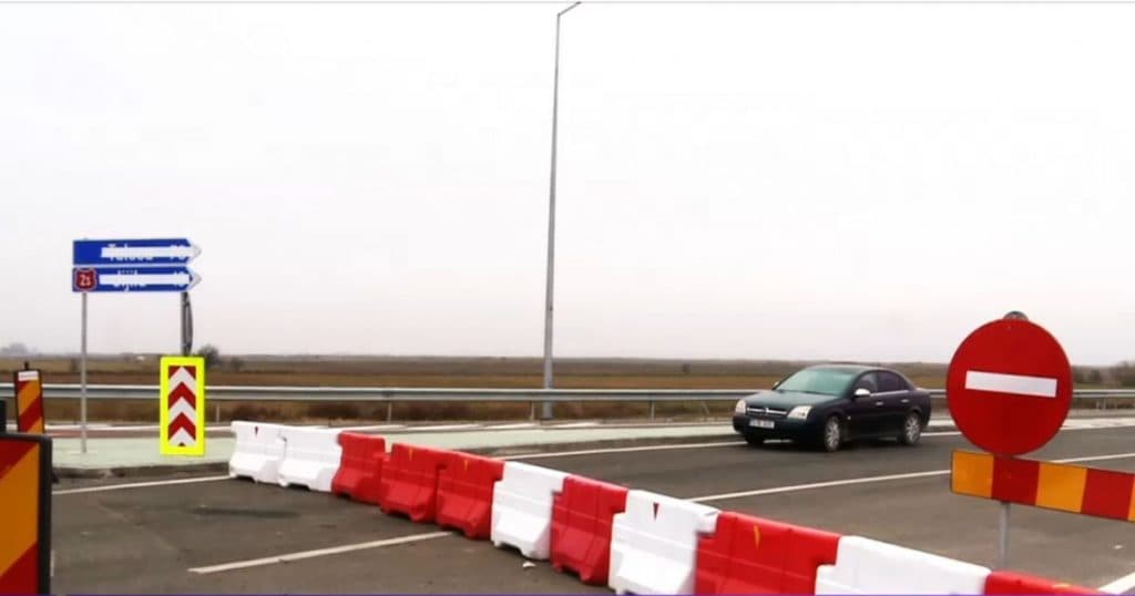 Drumurile de legătură se vor deschide odată cu finalizarea podului de la Brăila. Construcția de 500 de milioane de euro a întâmpinat numeroase probleme.