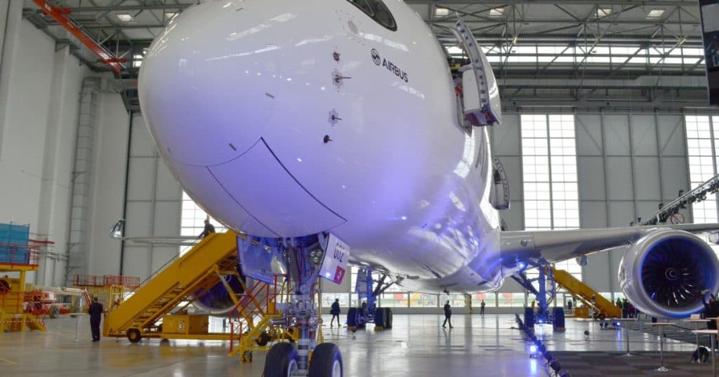 Impactul tarifelor impuse de Trump: Producătorul francez de avioane Airbus intenționează să acorde prioritate livrărilor către clienții internaționali.