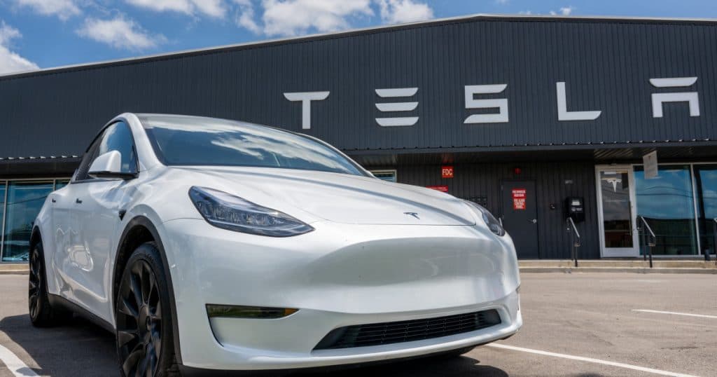 Impactul ingerințelor lui Elon Musk. Vânzările Tesla au scăzut drastic în întreaga Europă.
