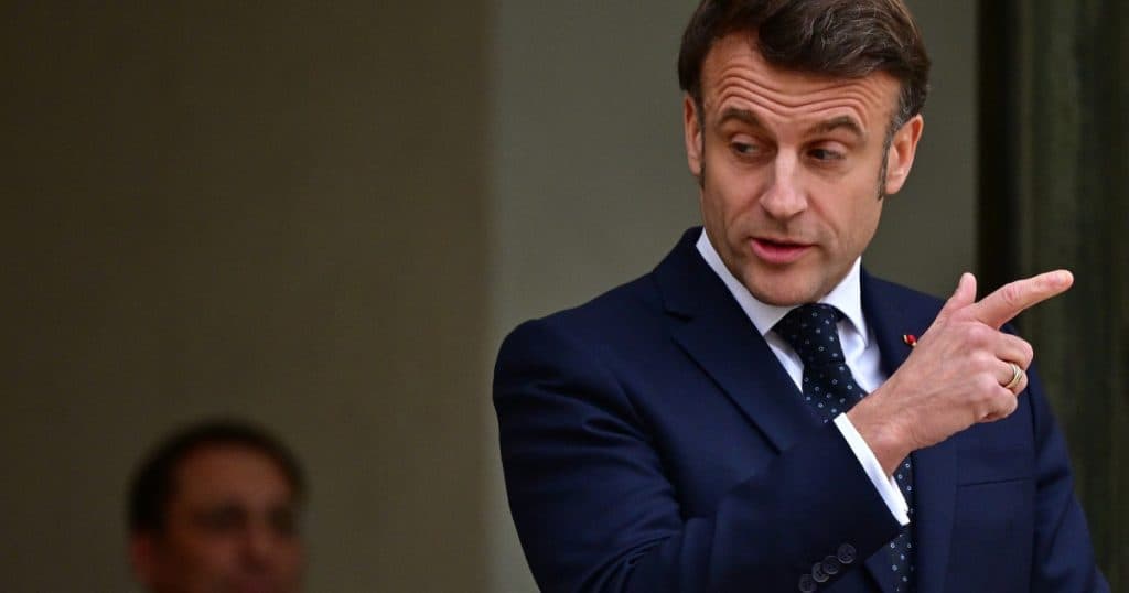 Emmanuel Macron a avut o întâlnire cu liderii partidelor pentru a discuta despre „amenințarea ruse”. „Europa se află acum pe cont propriu, cu spatele la zid”