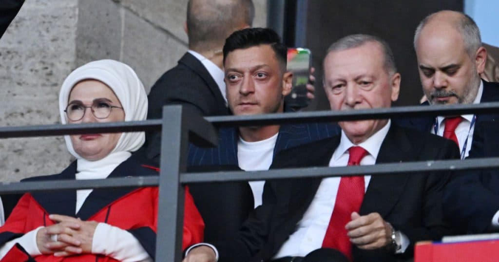Mesut Oezil, fost fotbalist german, s-a alăturat conducerii partidului lui Recep Tayyip Erdogan.