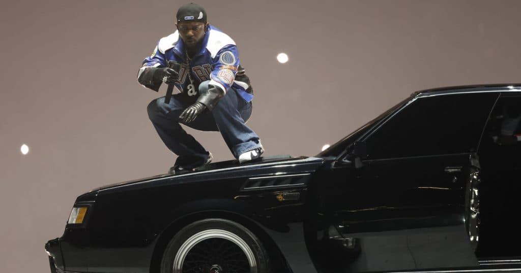 “Cel mai prost show din istorie!” Kendrick Lamar, criticat sever pentru prestația de la Super Bowl 2025