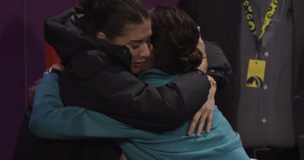 Îmbrățișarea surprinzătoare și plină de emoție, surprinsă la Cluj, după declarațiile Simonei Halep privind retragerea.