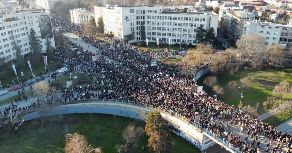 Madonna sprijină studenții protestatari din Serbia. „Unul dintre cele mai semnificative proteste studențești de după 1968”