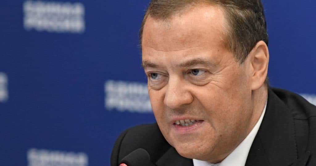 Medvedev, noi amenințări după discuția Trump-Putin: „Ceasul Apocalipsei nucleare își va continua marșul spre miezul nopții”
