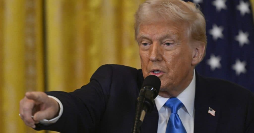 Ministrul Apărării din Polonia: Cheltuielile mari ale Poloniei pentru armament sunt menite să mențină relația de prietenie cu Donald Trump. „Este o formă de asigurare”