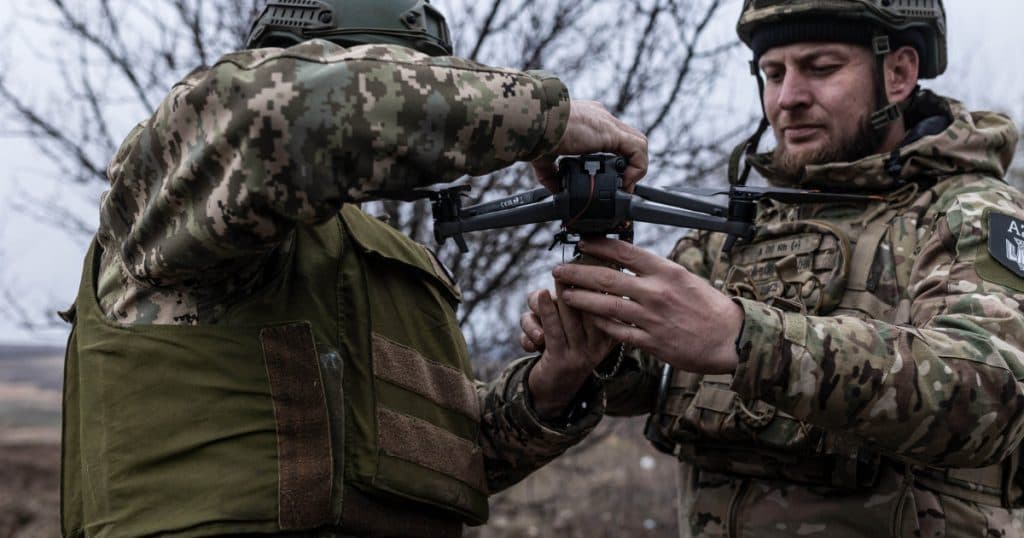 Noul „Contract 18-24” al armatei ucrainene pentru atragerea tinerilor pe front stârnește revolta veteranilor.