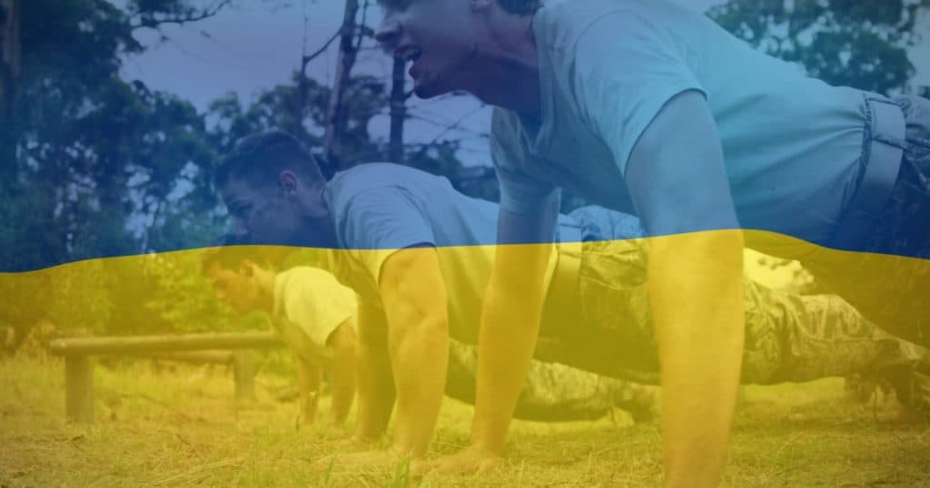 Propunerea lui Zelenski pentru tinerii dornici să se înroleze în armată: Peste 24.000 USD anual, educație universitară și credite pentru locuință