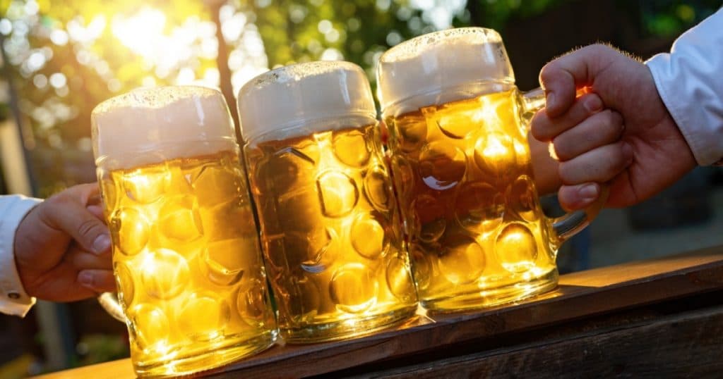 Orașul german care oferă bere gratuită alegătorilor. „Dorim să abordăm problema prezenței scăzute”