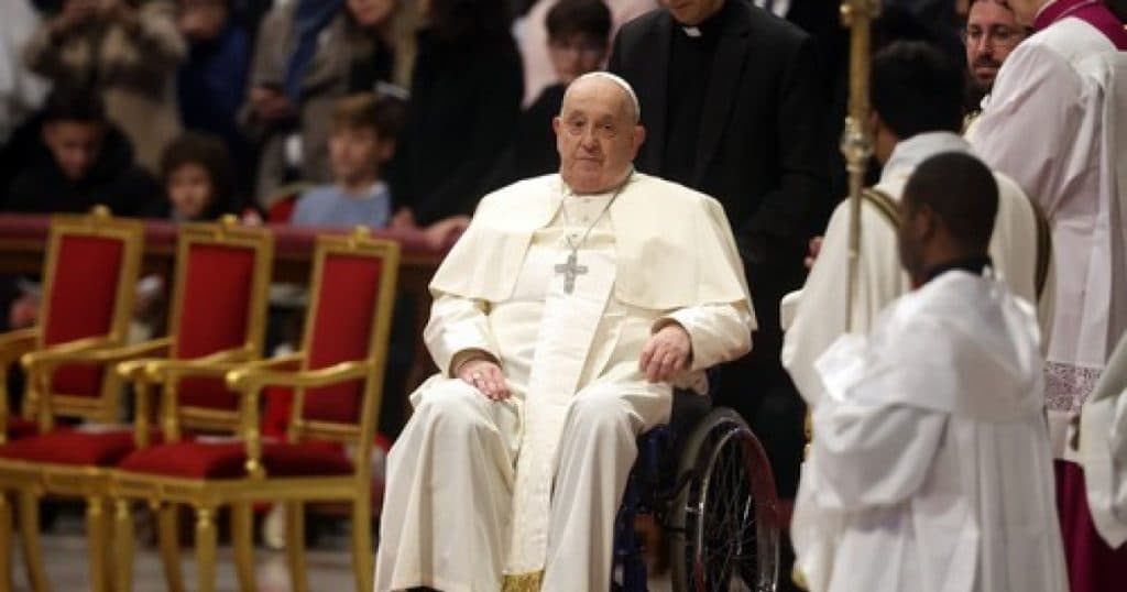 Papa Francisc se află în continuare în pericol. Avertismentul emis de echipa medicală a Suveranului Pontif