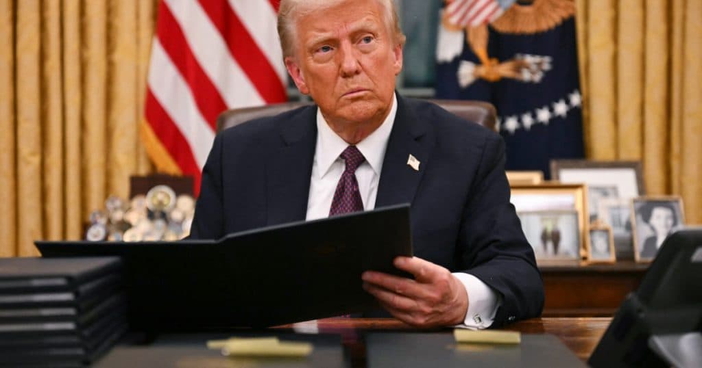 Partidul Democrat își caută o nouă strategie pentru a rezista în fața lui Trump. „Să nu ne comportăm ca un câine care aleargă după mașini.”