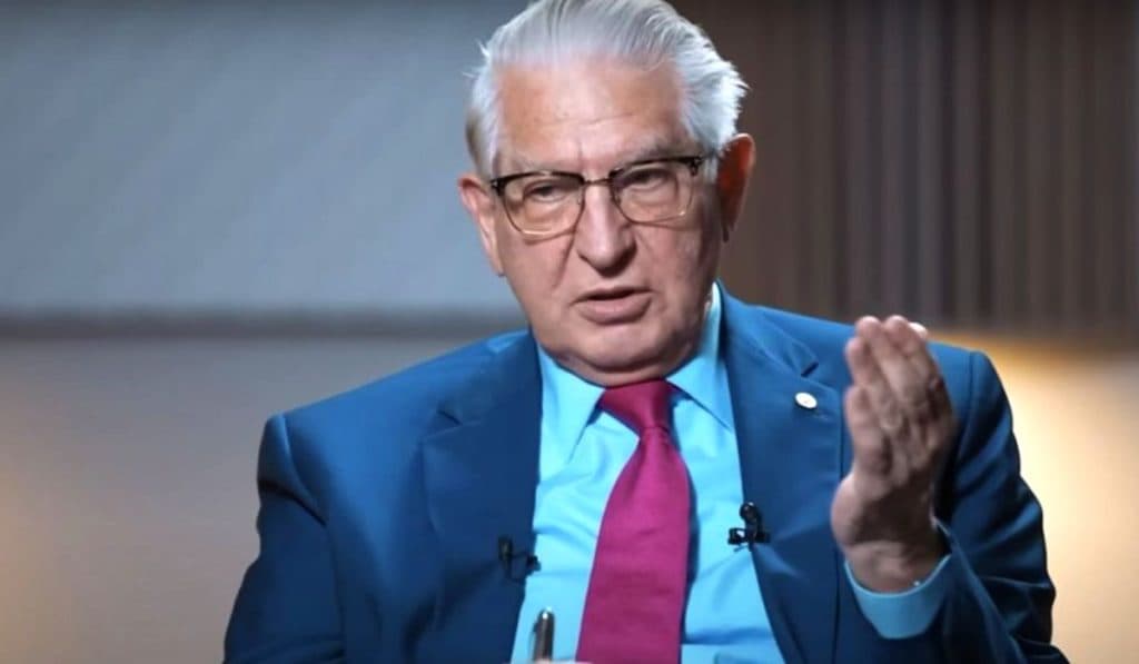 Profesorul Vlad Ciurea detaliază riscurile consumului de alimente la ore târzii.