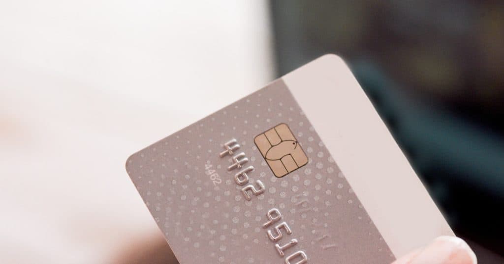 Românii vor avea posibilitatea de a achiziționa titluri de stat online, utilizând platforma Ghiseul.ro. Informațiile Ministerului Finanțelor.