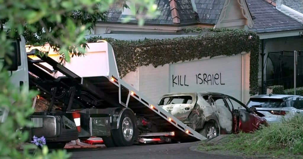 Salutul nazist va fi sancționat prin lege în Australia. Ce consecințe vor avea cei care îl utilizează.